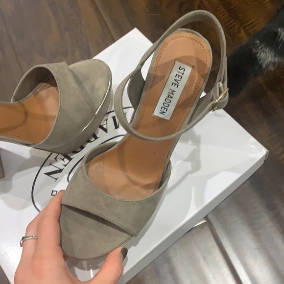 Grey Steve Madden chunky heel - Picture 3 of 5